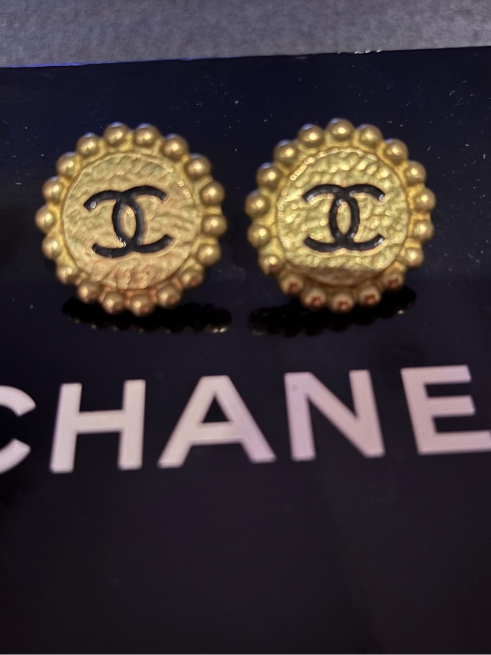 Chanel Vintage 1994 Spring (94P) Gold-Tone Scalloped Bead Edge CC Clip-On